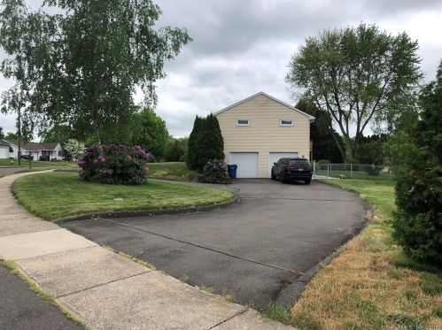 34 Fawn Dr, Kensington, CT 06037-3036