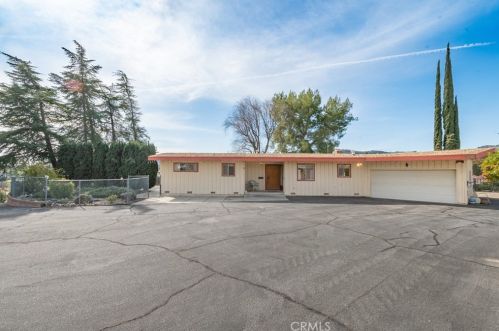 141 Fairview Ln, Lake Nacimiento, CA 93446-1118