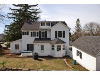 67 Robinson Pkwy, Burlington VT  05401-3517 exterior