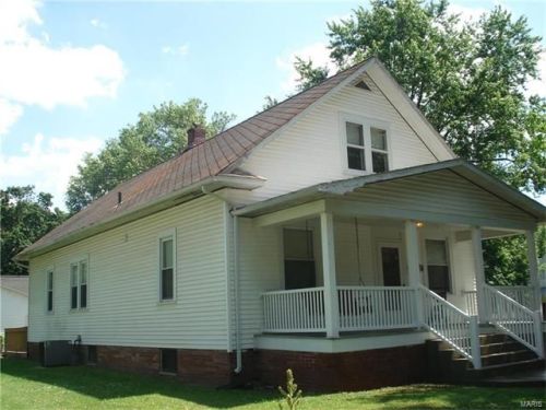 319 Union St, Coalton, IL 62075-1307