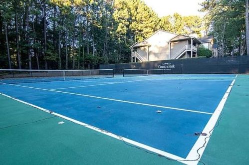 606 Country Park Dr, Smyrna GA  30080-8220 exterior