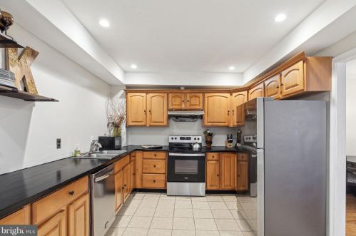 627 16th St, Philadelphia PA  19130-3415 exterior