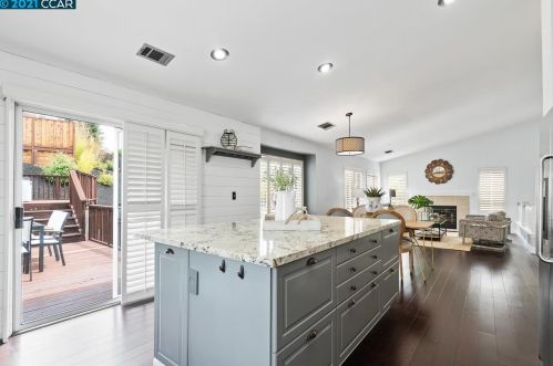 302 Crestview Ave, Pacheco, CA 94553-3581