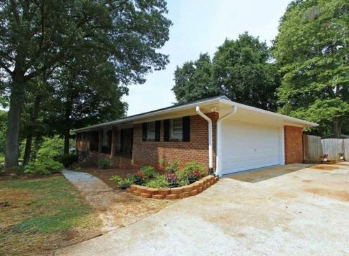 4910 Brookwood Dr, Mableton, GA 30126-1216