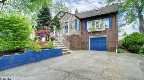 11 Bryn Mawr Rd, Town Center, NJ 07052-3607