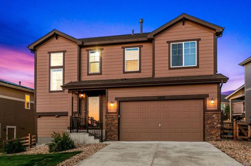 4820 Versailles St, Denver CO  80015-6801 exterior