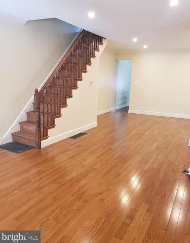 389 Leverington Ave, Philadelphia, PA 19128-4740