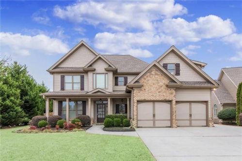 101 Laurel Bay Dr, Loganville, GA 30052-7601