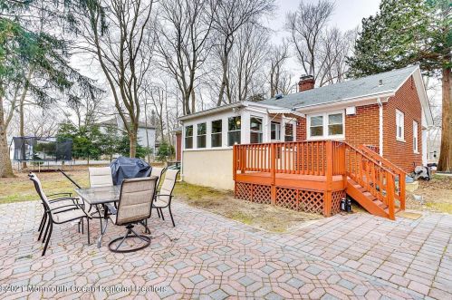 240 Wall St, Tinton Falls NJ 07724-2419 exterior