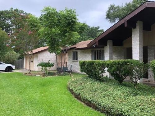 1003 Oak Leaf St, Morgans Point, TX 77571-6929