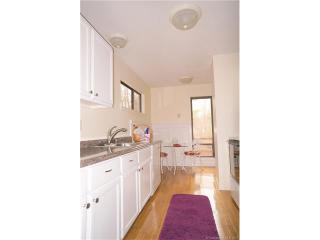 56 Mallard Dr, Farmington, CT 06032-8001