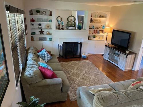6622 Cumberland Ct, Riverside, CA 92506-2335
