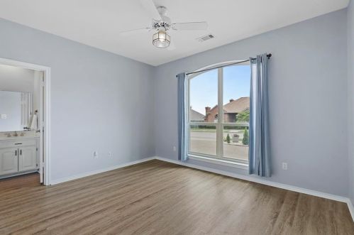 2221 Lorraine Dr, Carrollton TX 75006-4322 exterior