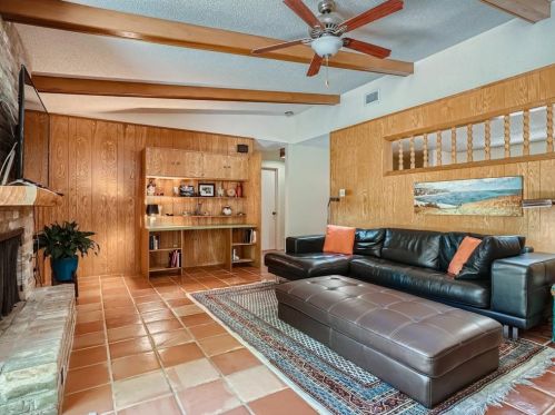 2700 Dunbarton Dr, Austin TX  78723-2235 exterior