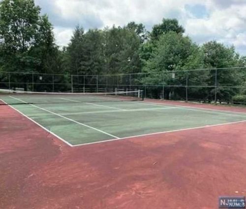 2027 Charles Ct, Mahwah, NJ 07430-1386