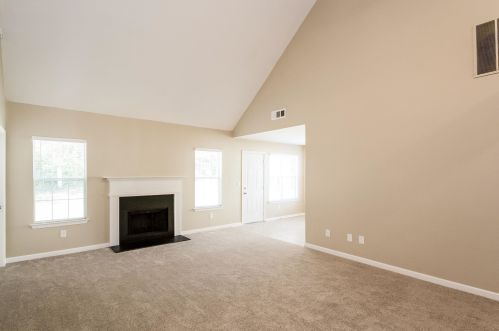 5633 Isleworth Ct, Atlanta GA  30349-6983 exterior