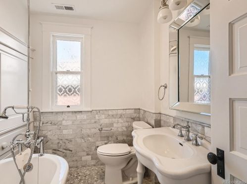 1221 Elizabeth St, Denver CO  80206-3219 exterior
