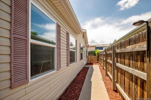 9057 Madeleine St, Denver CO  80260-5187 exterior