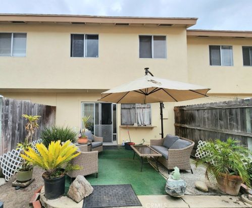 471 Alton Ave, Santa Ana CA  92707-4064 exterior