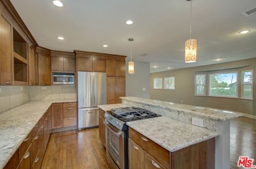 3262 Fair Oaks Ave, Altadena, CA 91001-4447