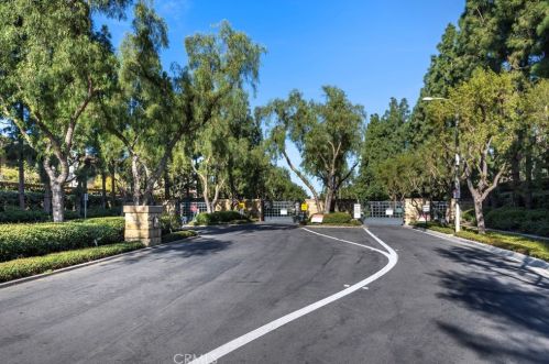 1804 Crescent Oak, Irvine CA  92618-4027 exterior
