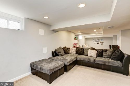 3201 Henderson Ave, Silver Spring MD 20902-1921 exterior