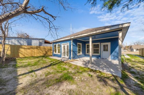 1030 Annie St, Fort Worth TX  76104-1505 exterior