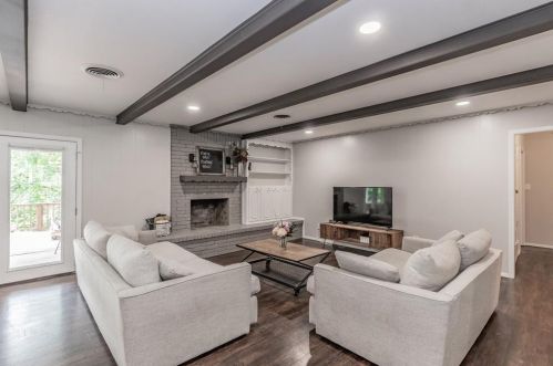 4817 Briarwood Ln, Fort Worth TX  76103-1702 exterior