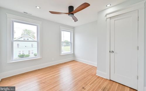 90 Holly Ave, Pitman NJ  08071-1249 exterior