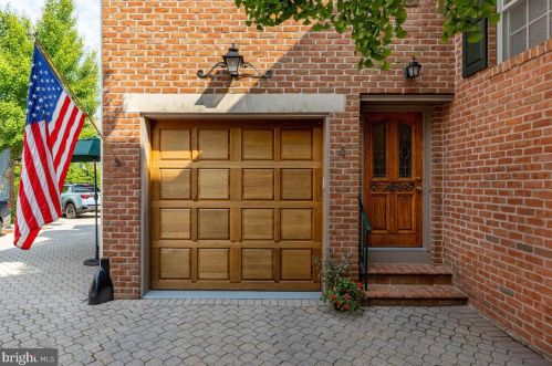 4 Firestone Ct, Princeton NJ  08540-5220 exterior