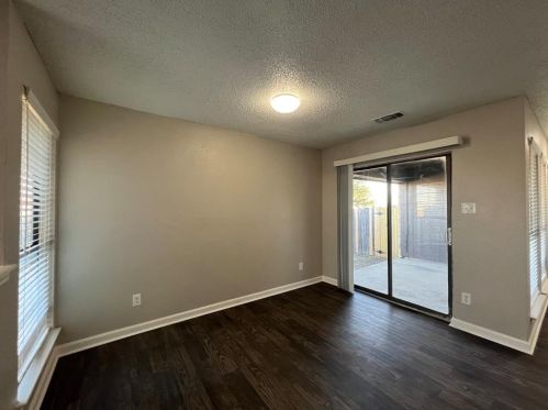 6701 Crestmont Ct, Fort Worth TX  76133-8711 exterior