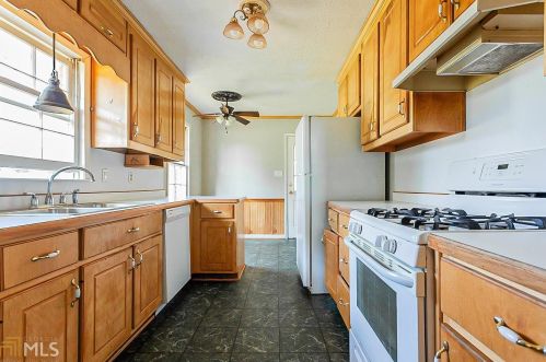 1065 Fox St, Conyers GA  30013-2941 exterior