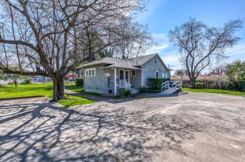 102 Natoma St, Folsom, CA 95630-3384