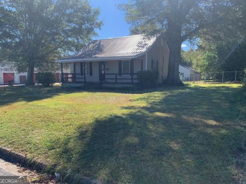 439 Carleeta St, Barnesville, GA 30204-1405