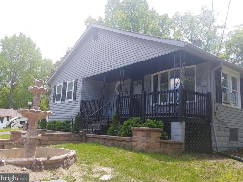 38 2nd Ave, Pine Hill, NJ 08021-3412
