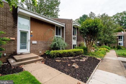 1737 Wainwright Dr, Herndon, VA 20190-3437