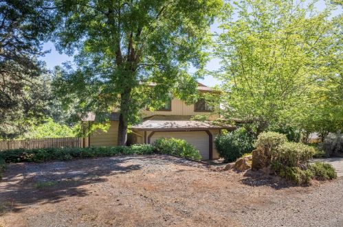 10962 Darlene Ct, Grass Valley, CA 95949-6704