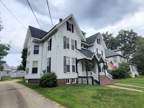 67 Lincoln St, Laconia, NH 03246-3756