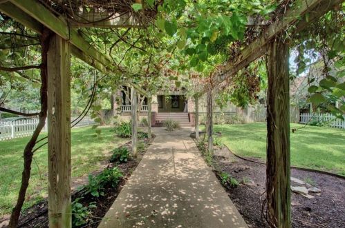 3400 Duval St, Austin, TX 78705-1714