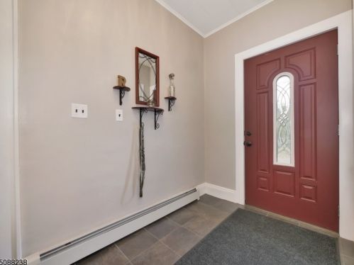 12 Roosevelt Ave, Paterson NJ  07506-1503 exterior