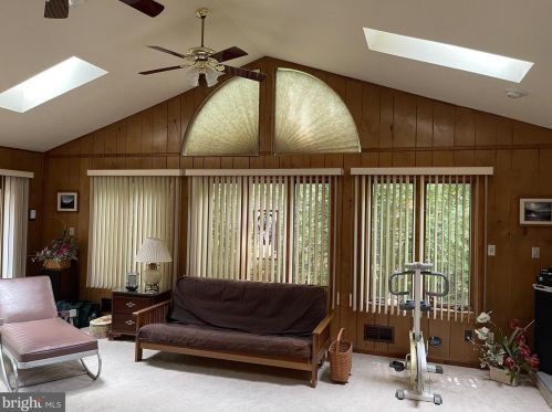 112 Bentley Ln, Lancaster PA  17603-6223 exterior