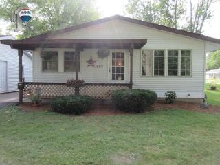 803 Lafayette St, Sandwich, IL 60548-1332