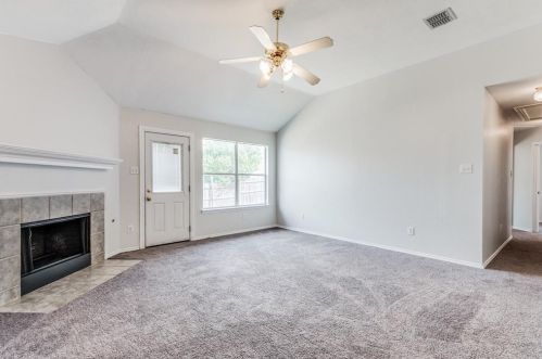 1233 Mountain Air Trl, Fort Worth TX  76131-5446 exterior