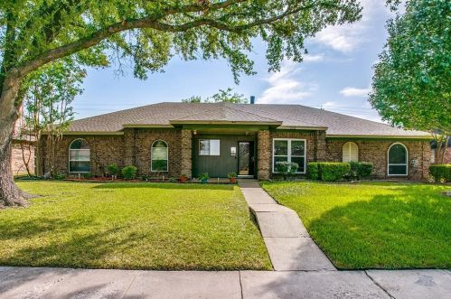 114 Amberway Ln, Garland TX 75040-3755 exterior