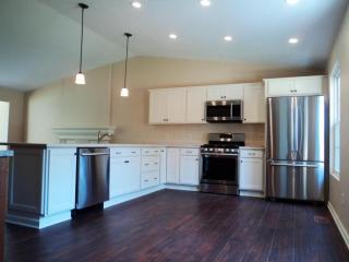 7638 Yosemite Dr, Columbus, OH 43085-1535