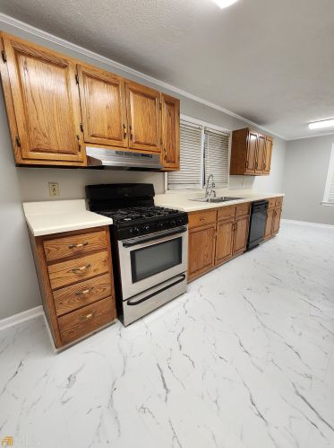 1330 Dunn Rd, Molena GA  30258-2959 exterior
