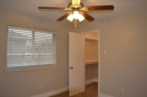 2311 Eastgate Dr, Carrollton TX 75006-2752 exterior