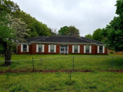 1325 Hopper Dr, Walls, MS 38637-2814