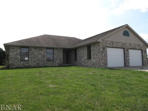 111 Northview Dr, Gridley, IL 61744-9796