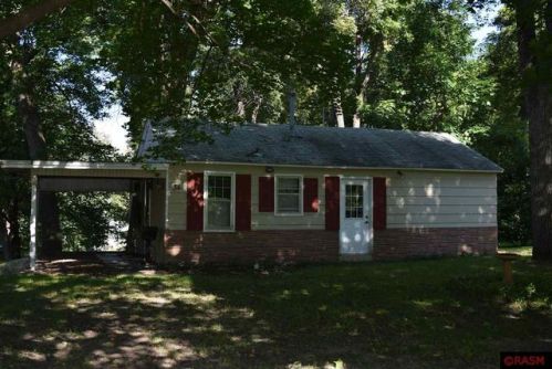 34 Hillside Dr, Winnebago, MN 56098-3320